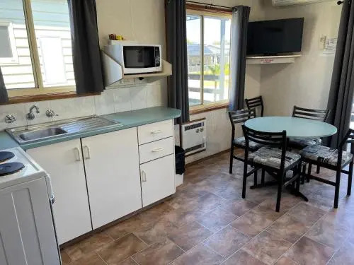 Lakes Main Holiday Park