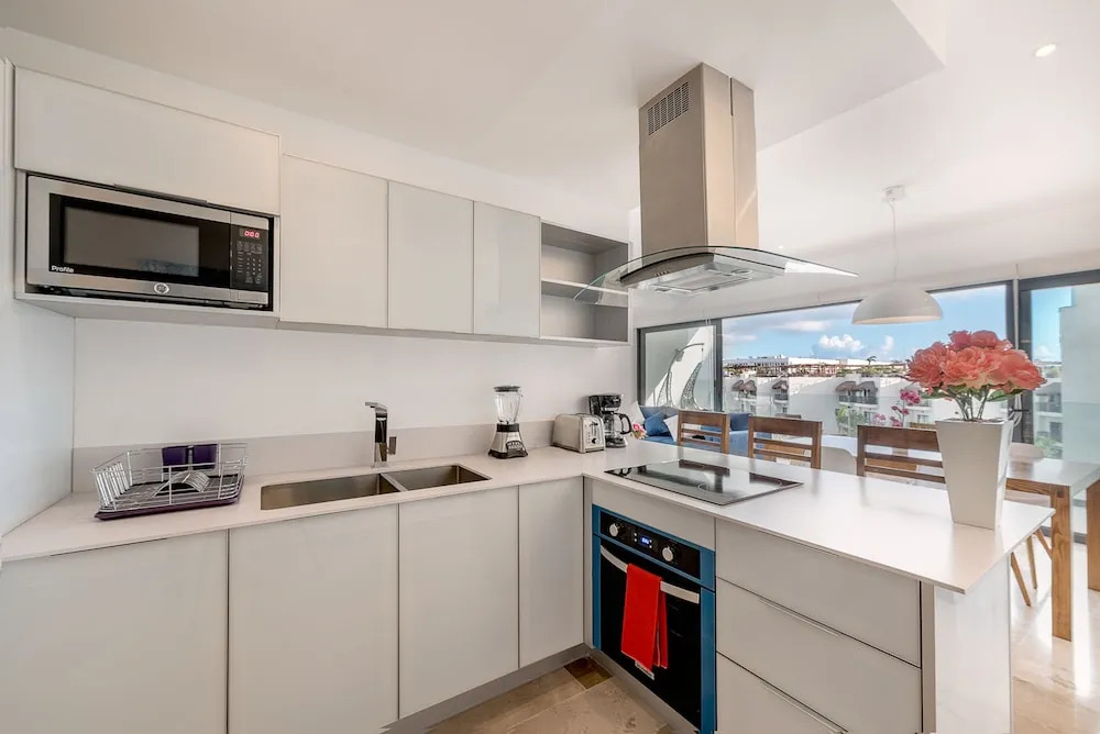 Elegant 1 BR  with ocean view by Happy Address