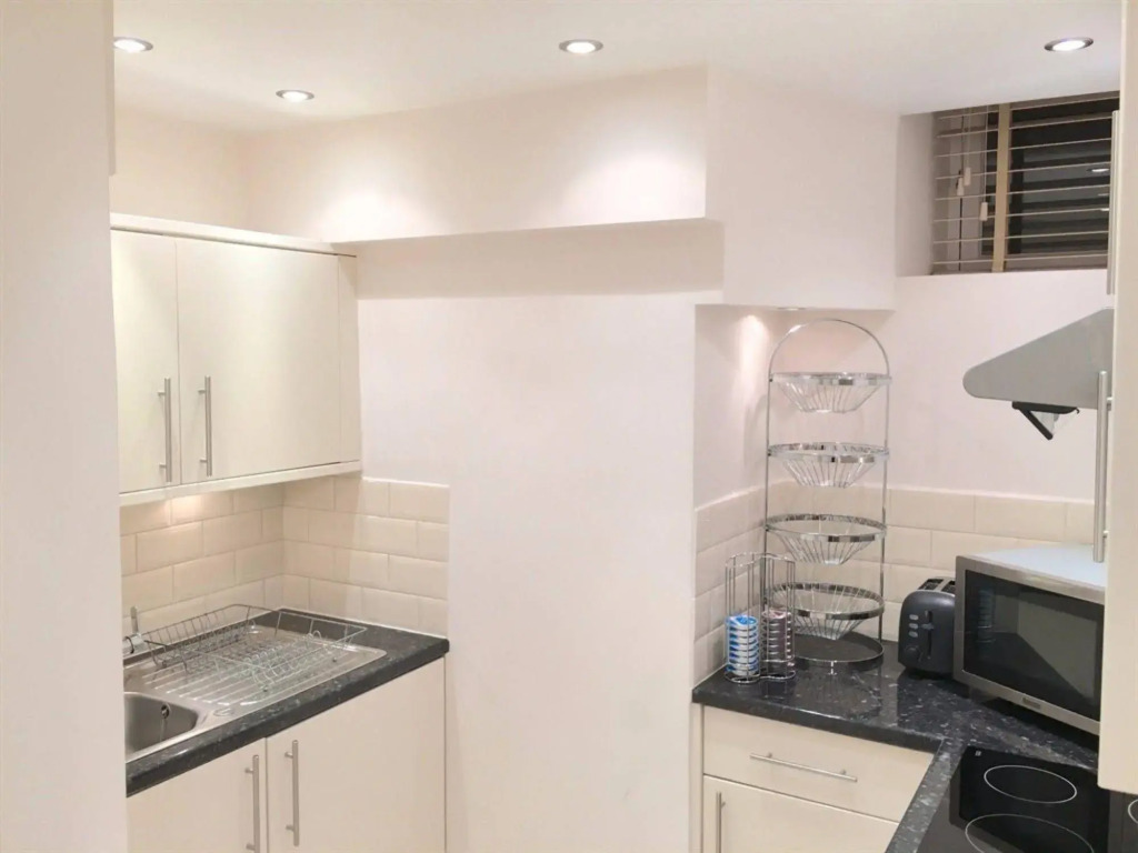 Westminster Studio Apartment