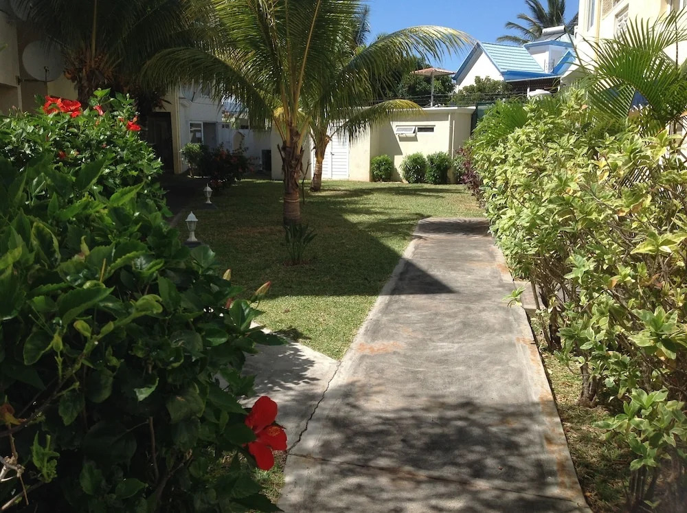 Lovely Apartment in Flic en Flac, Close to the Lovely Beach and all Amenities