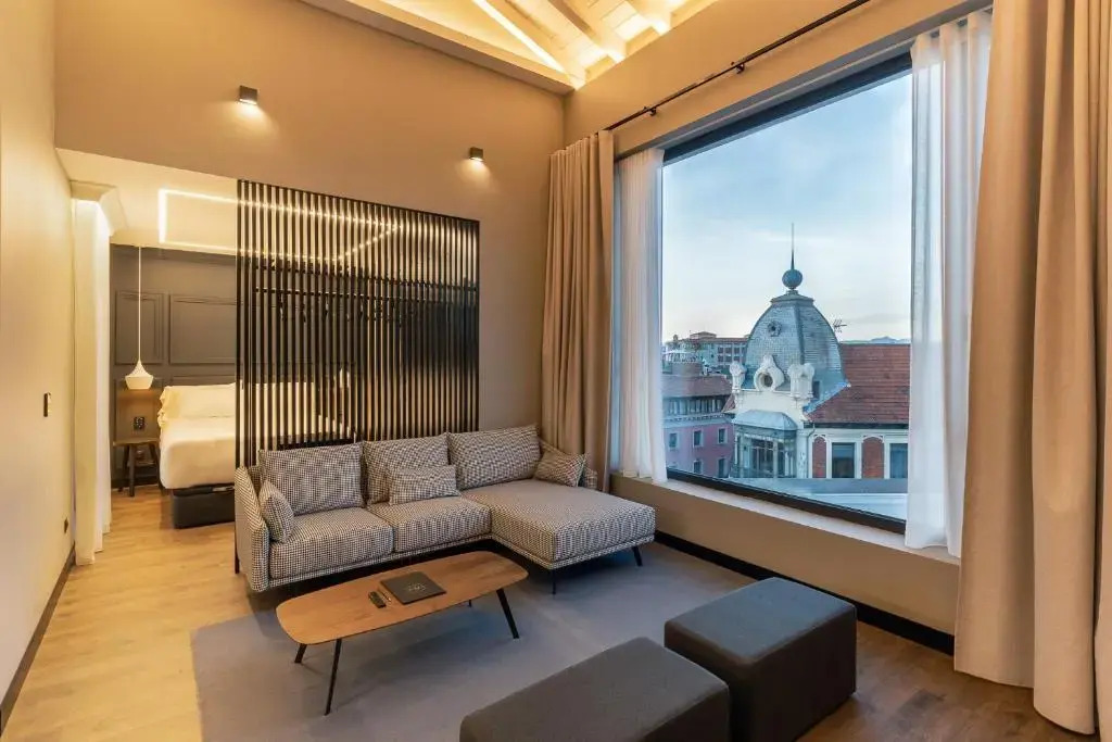 Mauro Suites