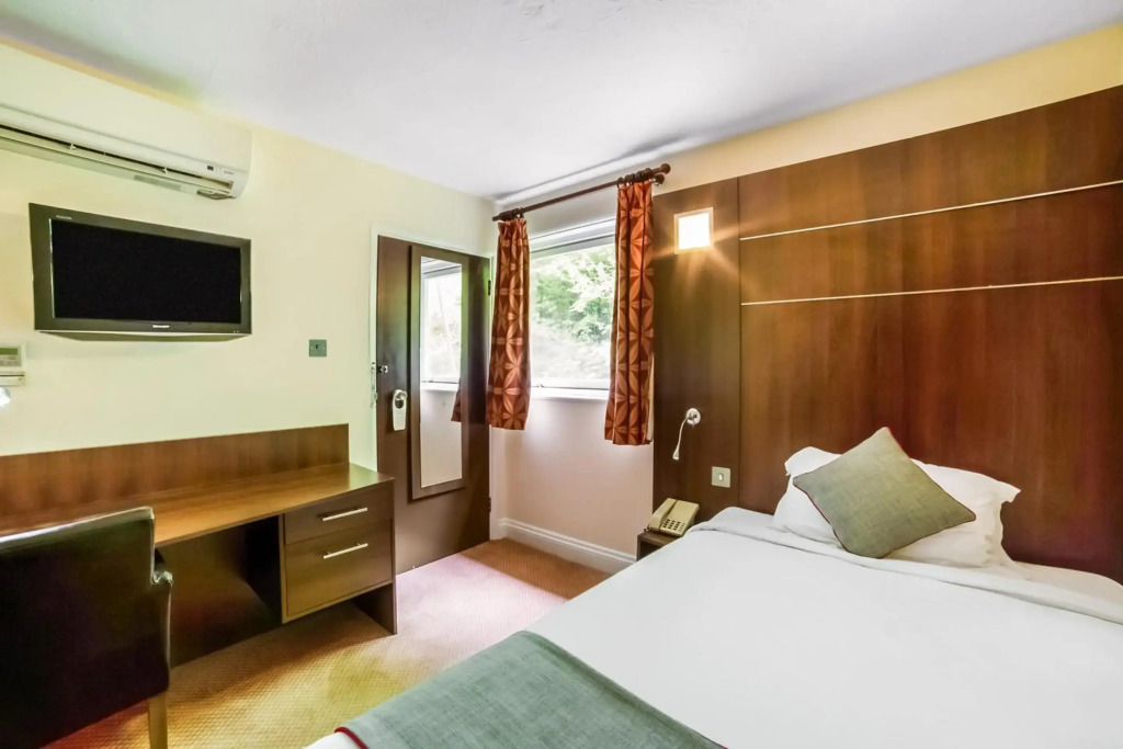 The Bridge House Hotel
