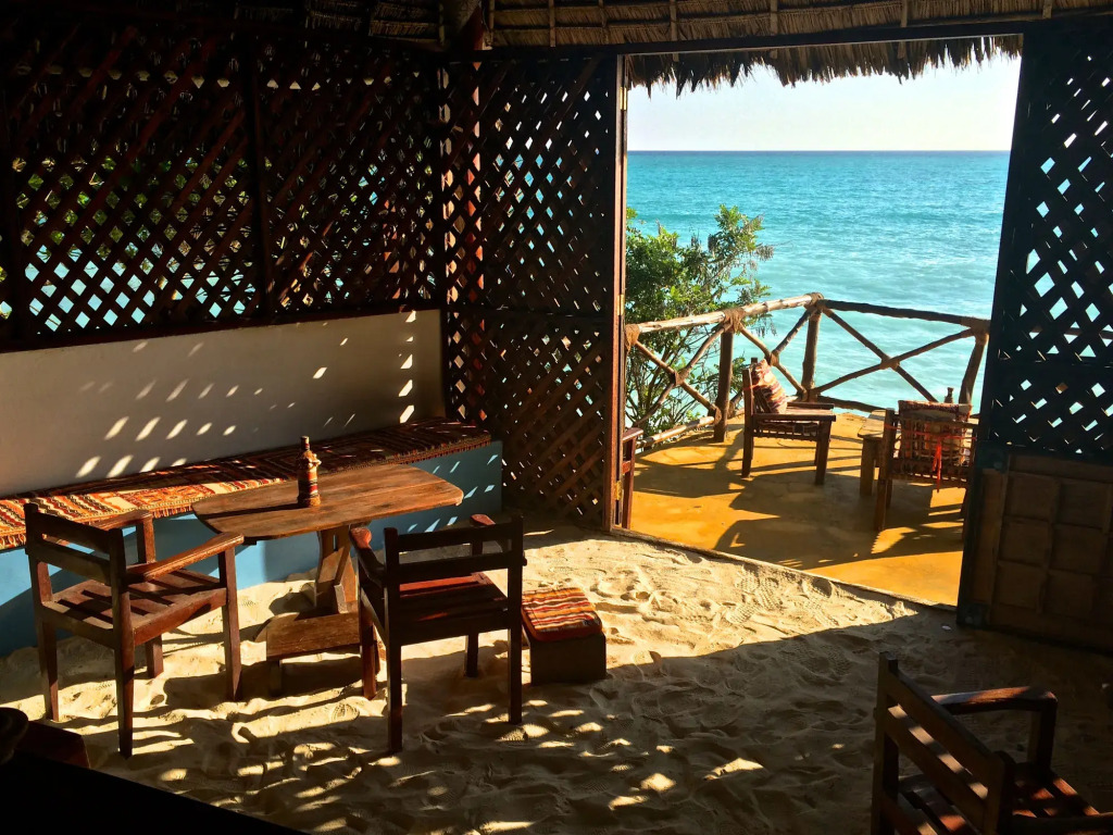 Sazani Beach Lodge and Tidal Lounge