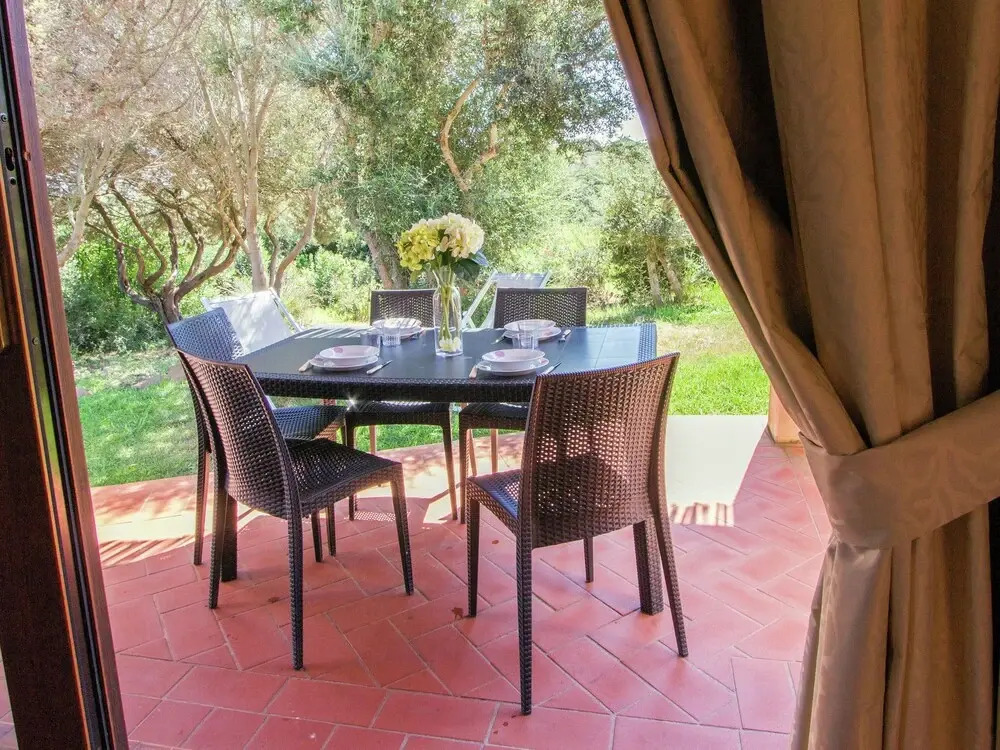 Traditional villa in Stintino with private garden and pool
