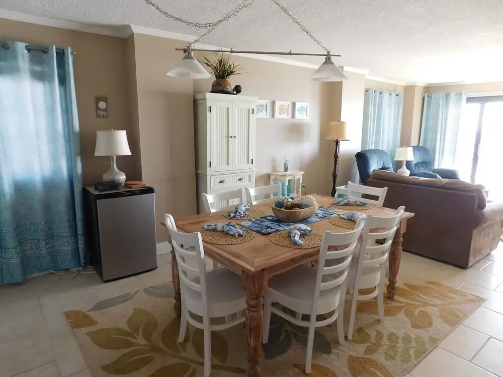 Spring Towers #501 3 Bedroom Condo by Redawning