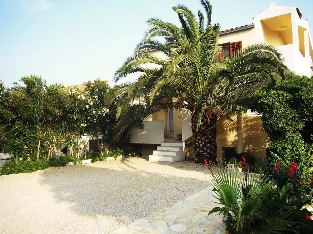 Tonka - 150m From the sea & Parking - A3 C