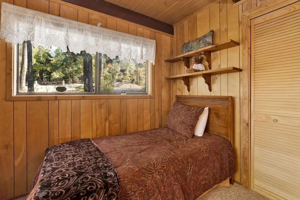 Mountain Hideaway on Maryland #2494