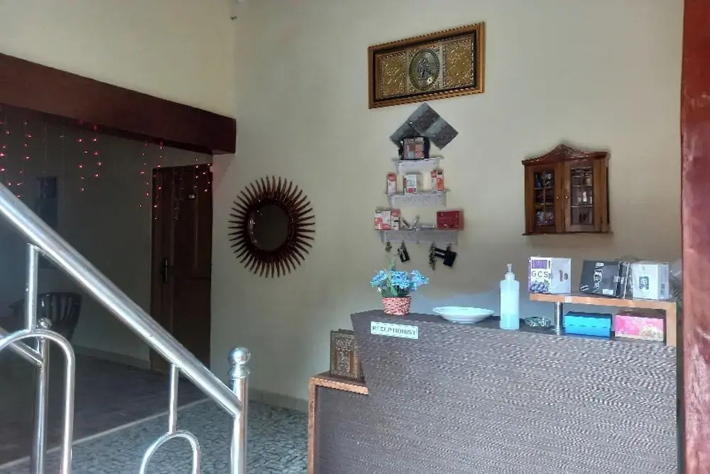 OYO 90731 E-kreasi Home
