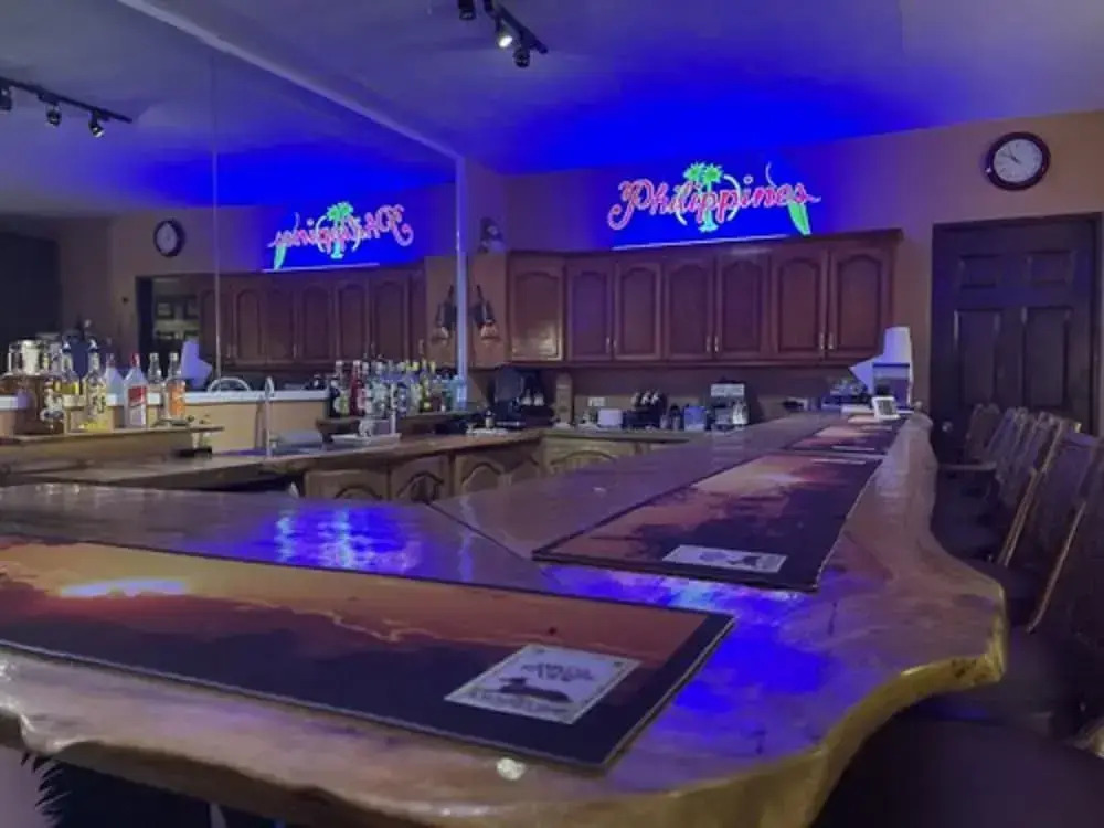 Montys Riverside View Resort