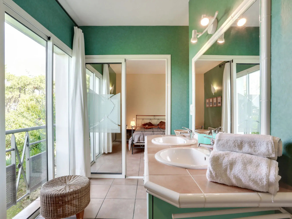 Holiday Home Les Pinasses by Interhome