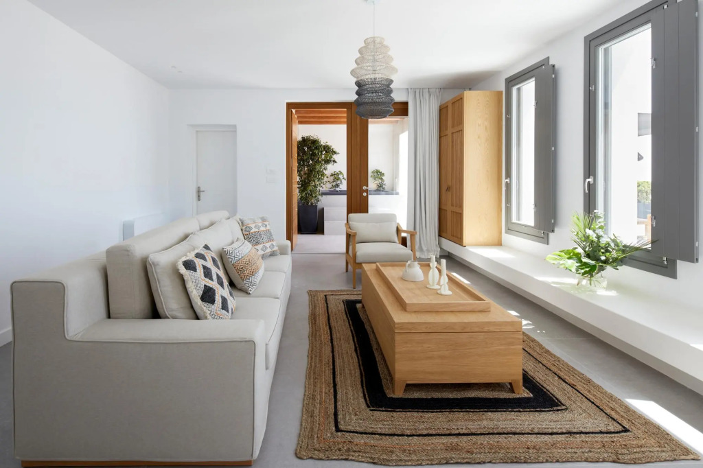 Kamini White I Villa