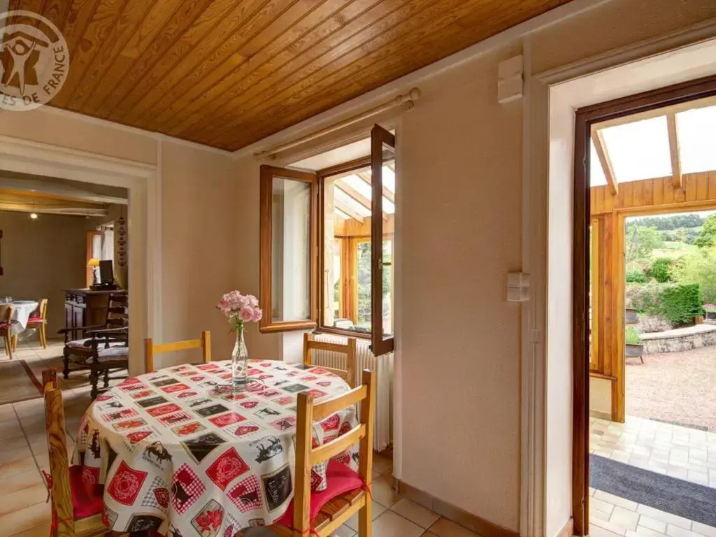 Gîte harmonieux 8 pers avec cheminée et animaux admis - FR-1-496-32