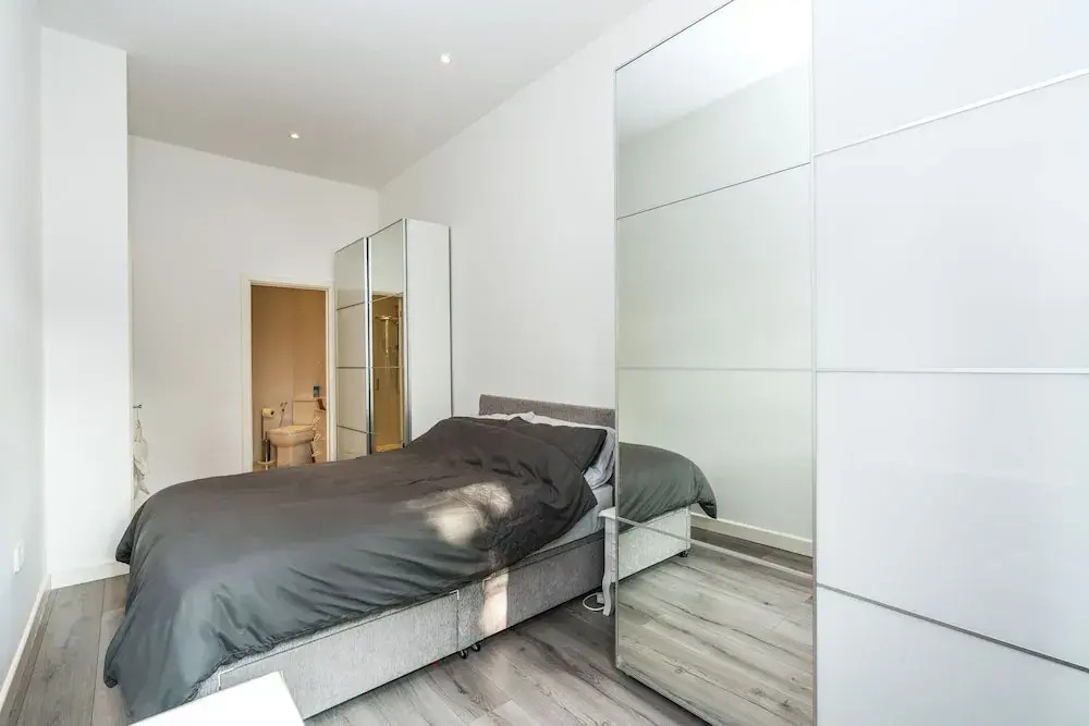 Modern 3BD House Near Heathrow and Tube Station