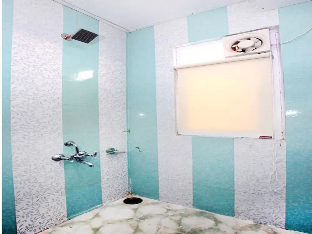 OYO 10411 Home Family Suite Panthaghati Shimla