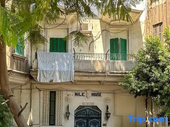 Bright Historic Apt. | Near Marriott & Gezira Club