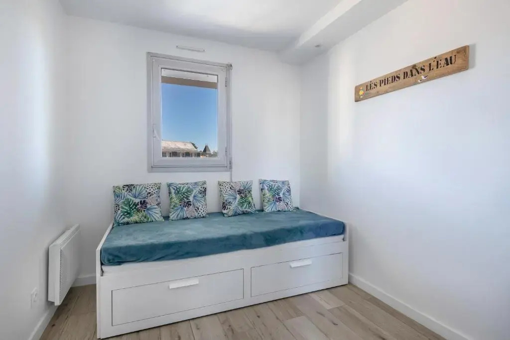 A 30 metres de la plage, bel appartement pour 6