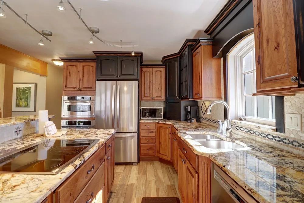 334 Willow Lake Ct. 4br W/loft 3ba 4 Bedroom Townhouse