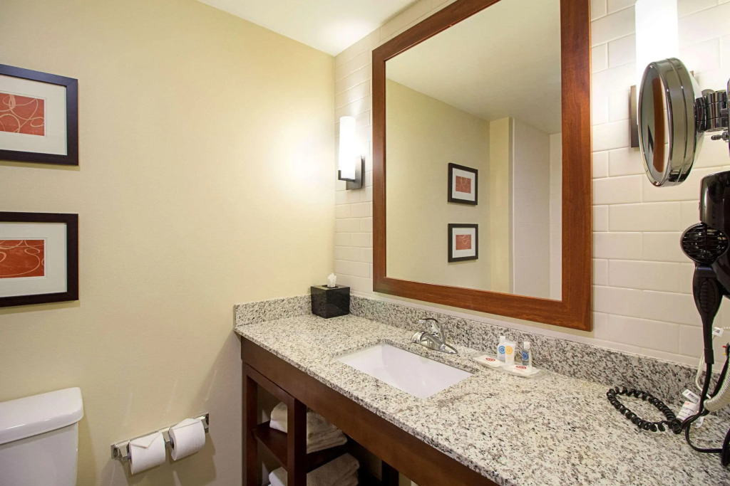 Comfort Suites & Conference Center