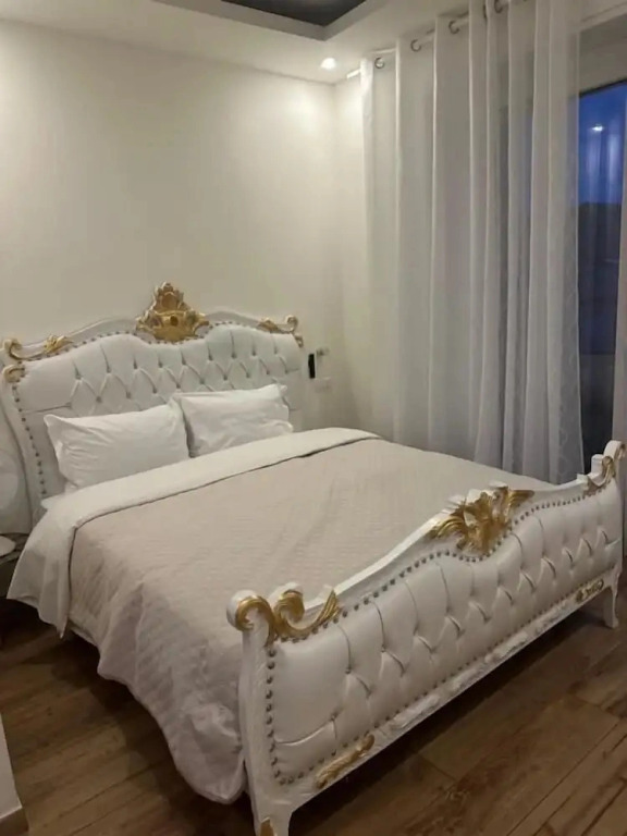 Guest House 80