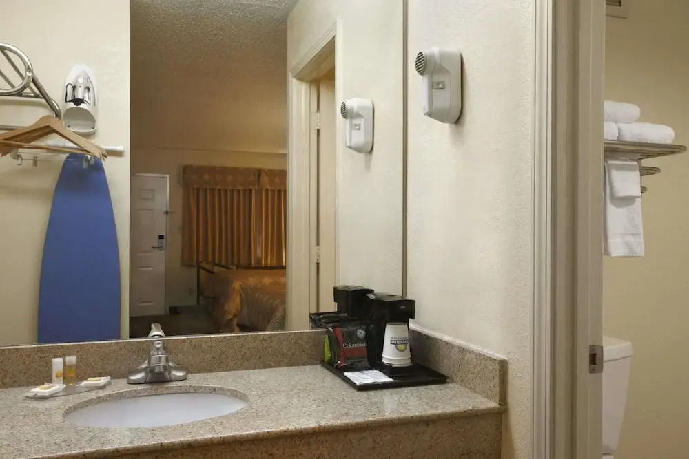Days Inn Airport Nashville East