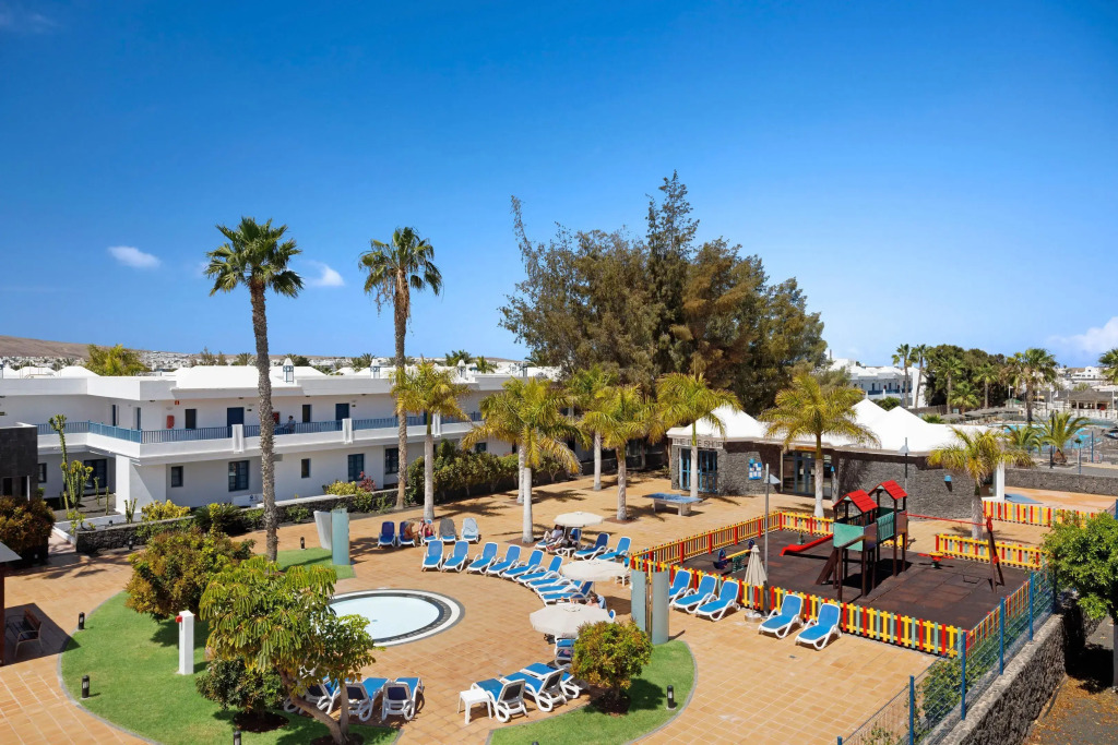 Отель THB Tropical Island