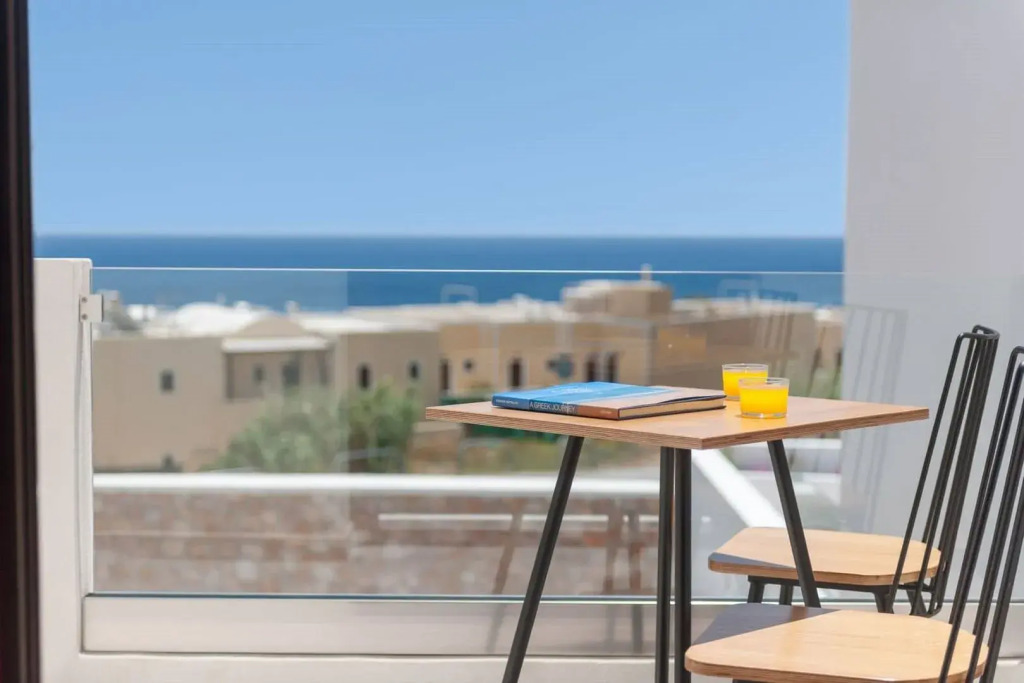 MAR n MAR CROWN HOTEL-SUITES