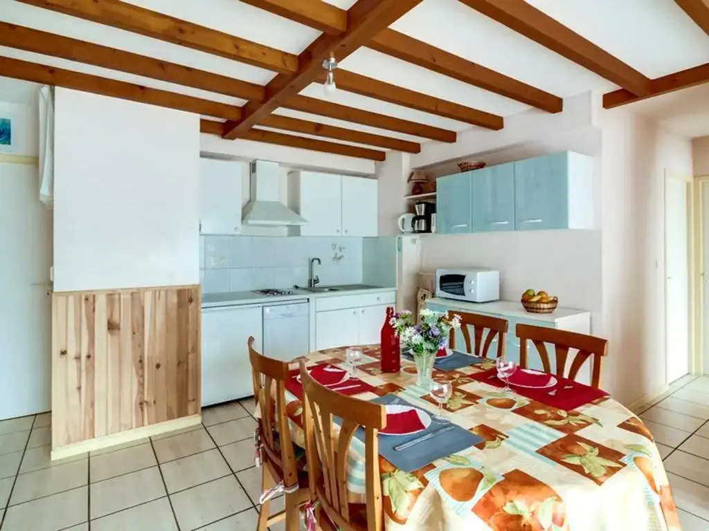 Appartement Esquièze-Sère, 3 Pièces, 7 Personnes - Fr-1-402-1