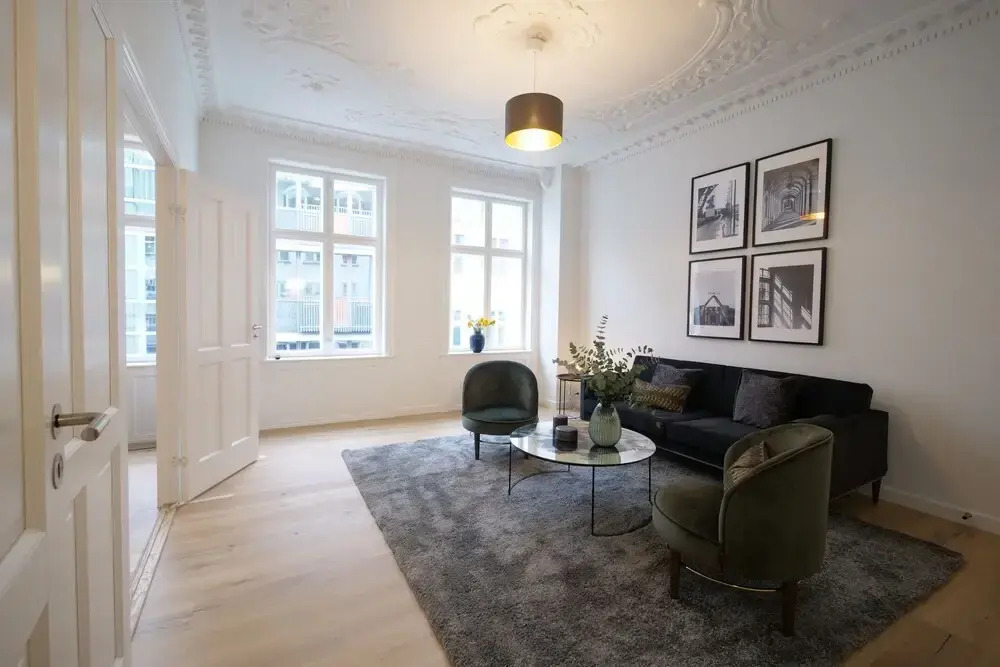 Sanders King - Smart 4-bdr Apt in City Center