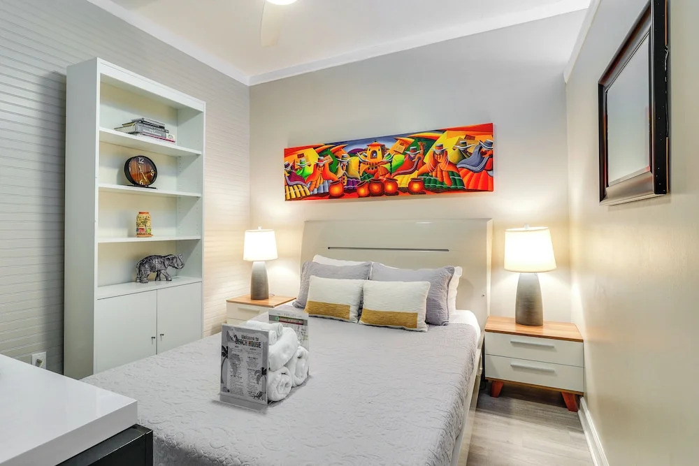 Sunny Miami Beach Condo Steps to Boardwalk!