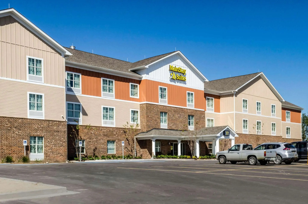 MainStay Suites Hackberry Sportsmans Lodge