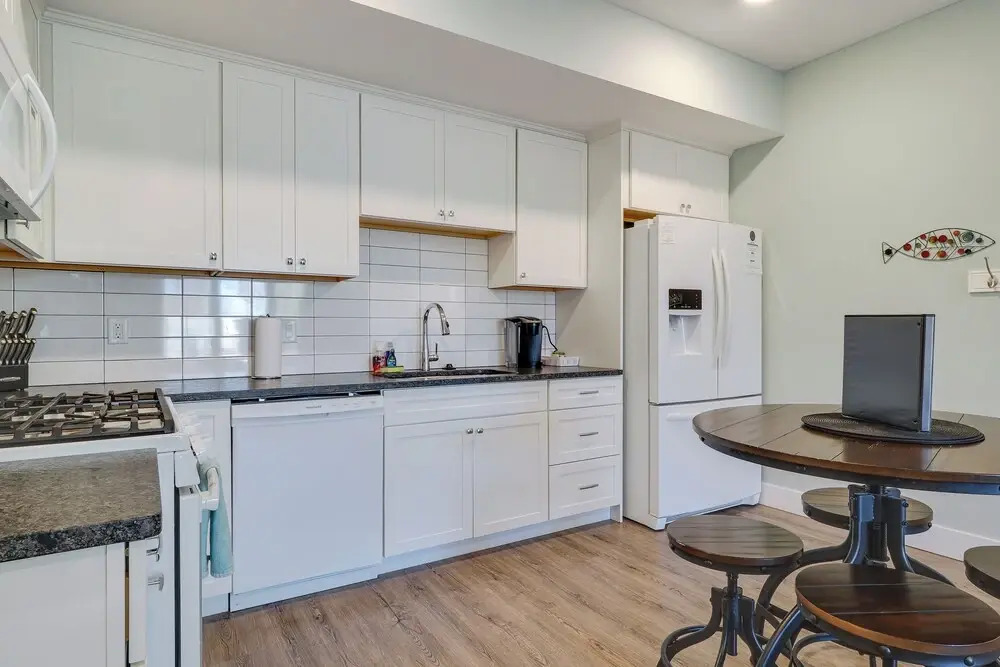 Walk to Front St! Traverse City Condo Near Skiing