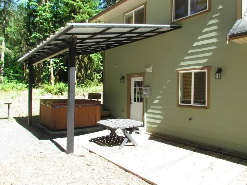 Mt Baker Lodging Cabin 2 - New 4 Bedroom, 2 Bath That Sleeps up to 10-persons