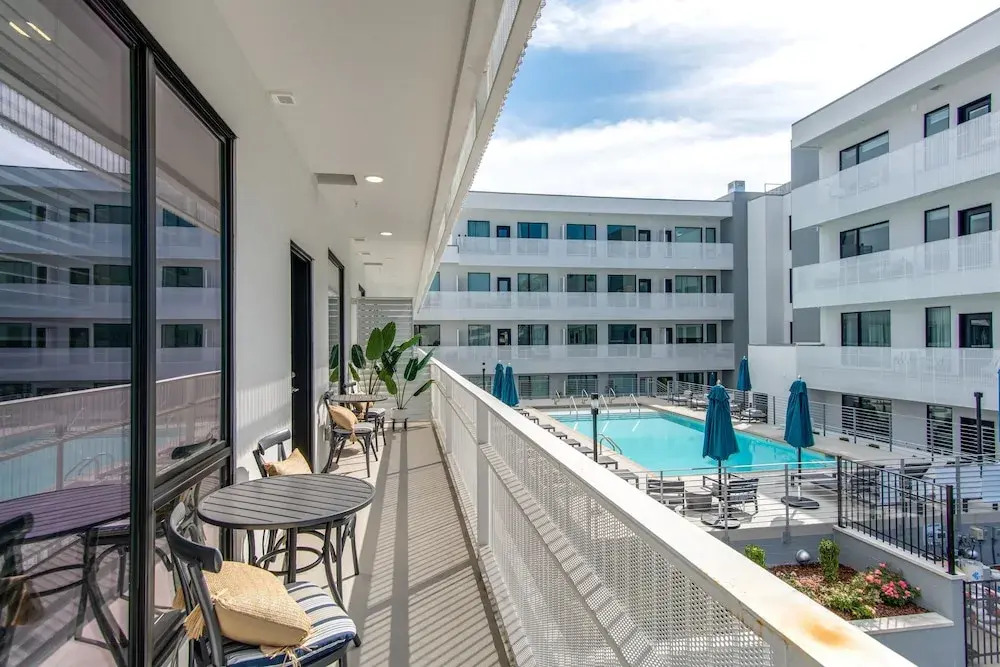 Illume Music City Suite Corner Unit 1 Bedroom Condo