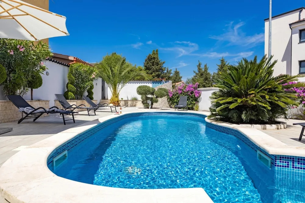 Villa Bianco Nero