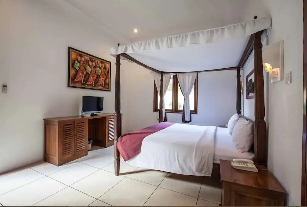 PB - 6BR- V1 & V3 6BR Private Pool Villa, Walk to Seminyak Beach