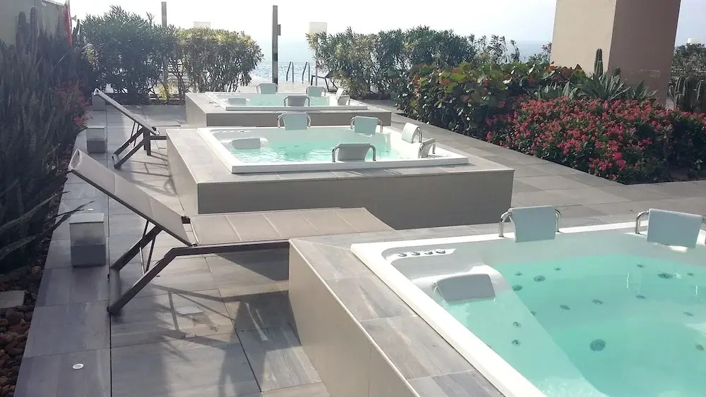 H2 LUXURY 3 Bedroom Apartment