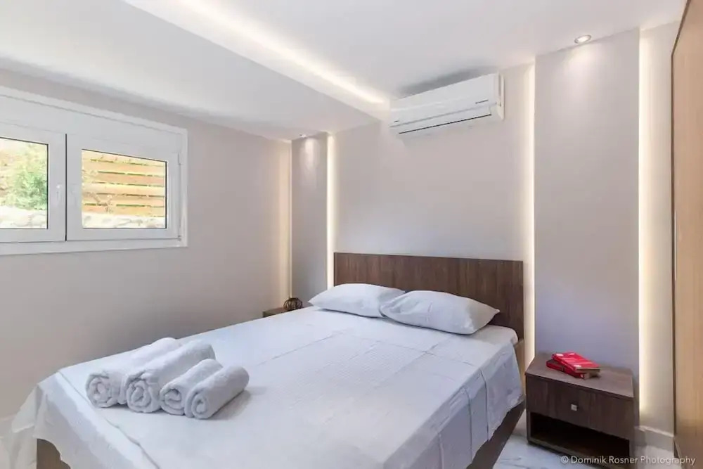 Seashore Stream Suites