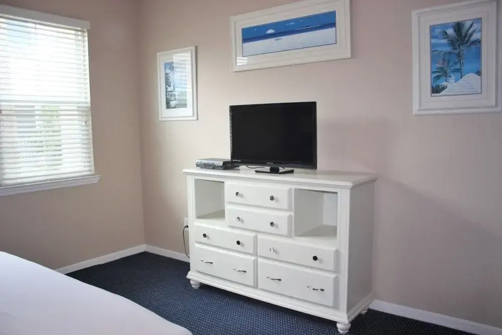 Runaway Beach - 2 Bd Villa (RW3103)