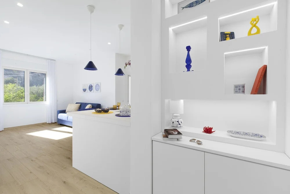 Sara Home 1
