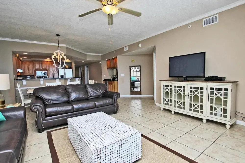 Colonnades 1202