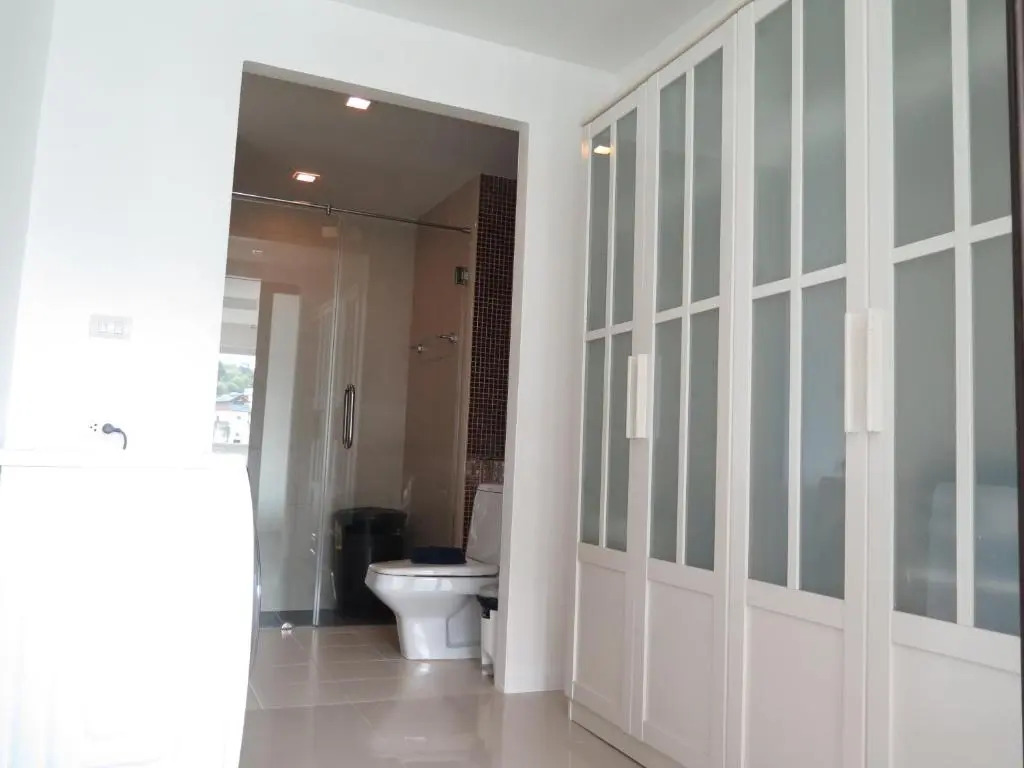 6-38 - 2 Bdr Condo With Balcony and Shared Pool
