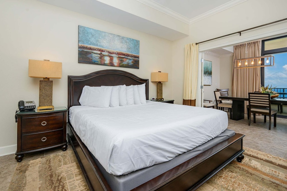 The Oasis 1607 Formerly Phoenix West Ii 1607 3 Bedroom Condo