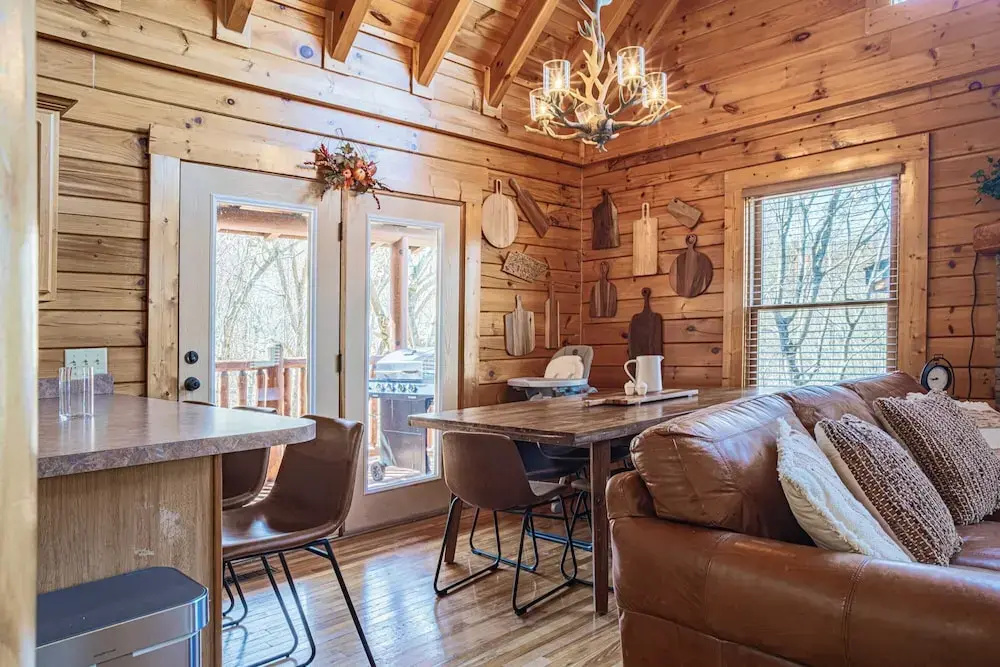 Bear Creek Way by Avantstay Hot Tub, Game Room, Air Hockey, Near Dollywood & Smoky Trails