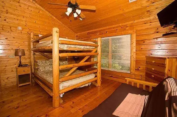 Creekside Lodge by Majestic Mountain Vacations