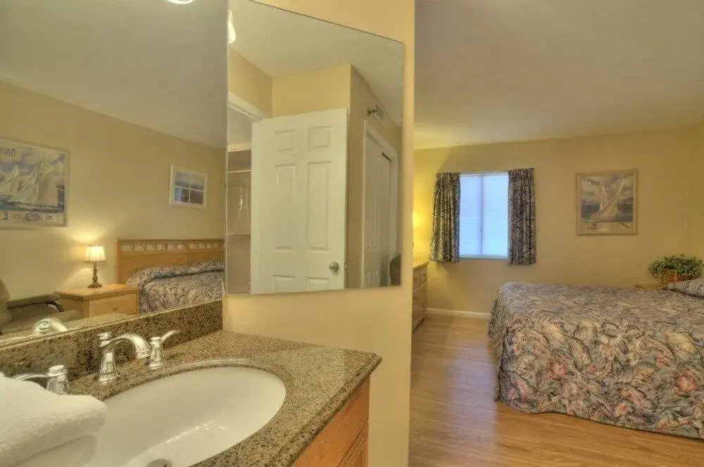 Ocean Forest 1912 Ocean Front 1 Br condo by RedAwning