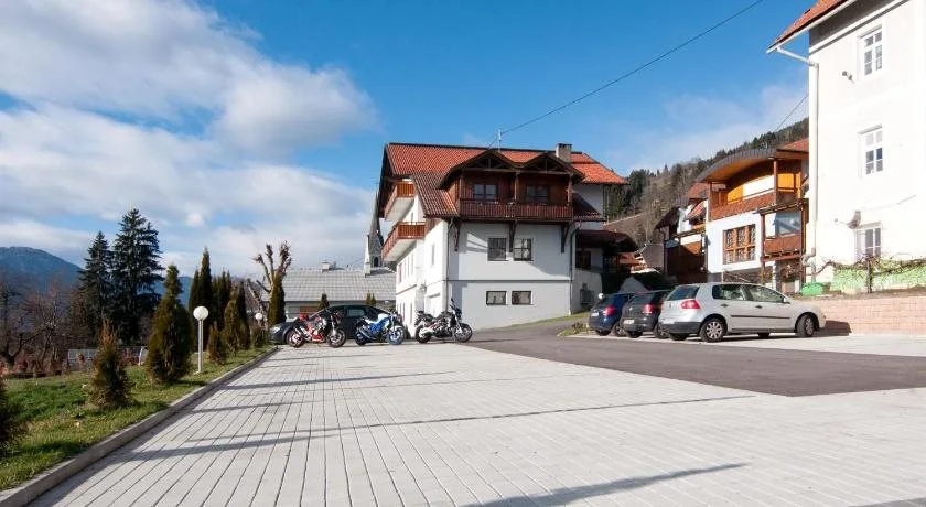 Restaurant - Café - Pension HASSLER