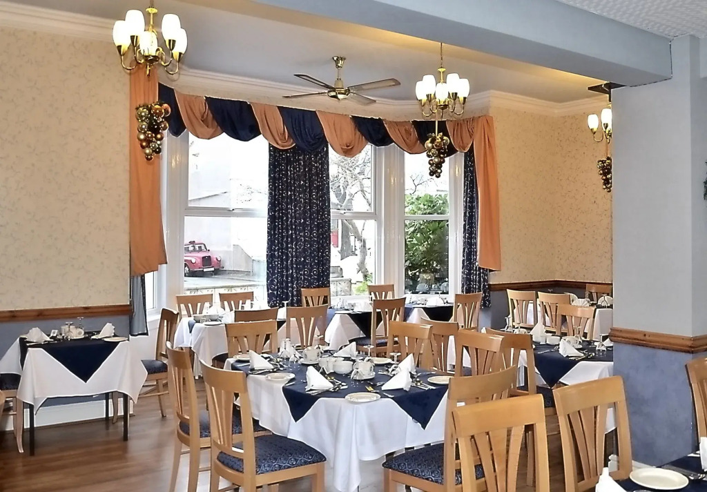 Evans Hotel