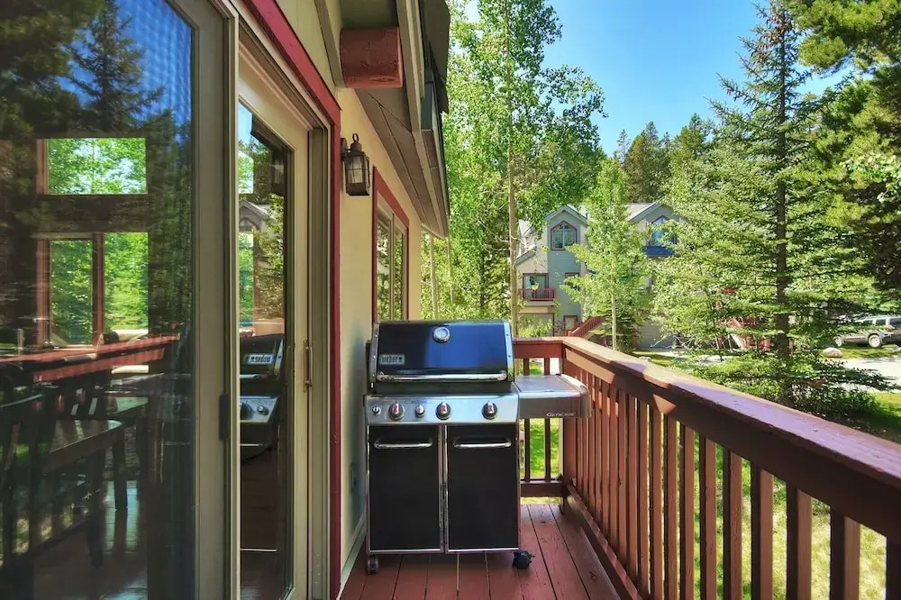 Tall Pines Lodge 4 Bedroom Townhouse by RedAwning