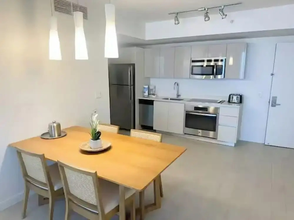 Luxury Ocean Views Apt 1208