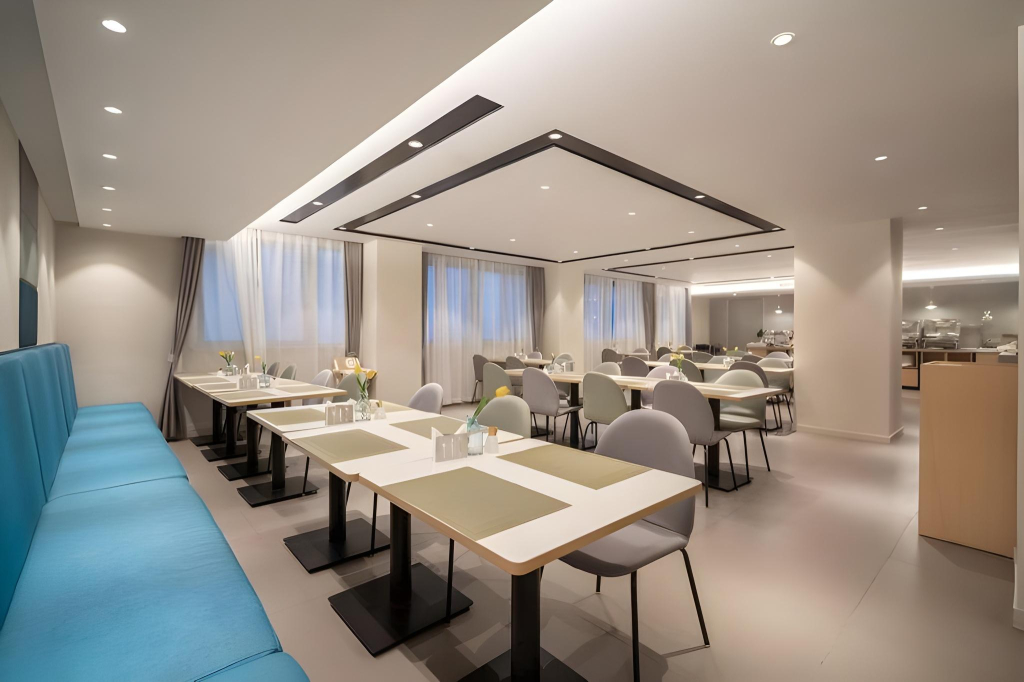 Homeinn Selected Wuxi Zhongshan Road Sanyang Square Metro Station